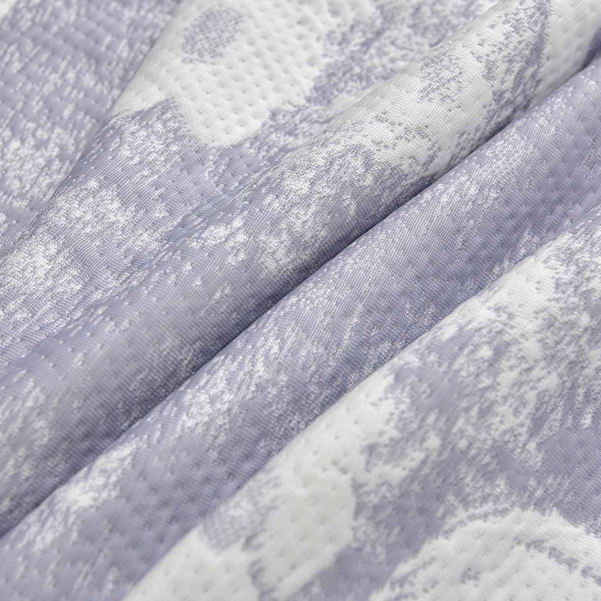 91家纺网 家纺一手货源 找家纺 绘萱家居 2026春夏新款530克PE100%提花冰凉豆豆床裙款凉席席子空调软席 云裳玫瑰-紫