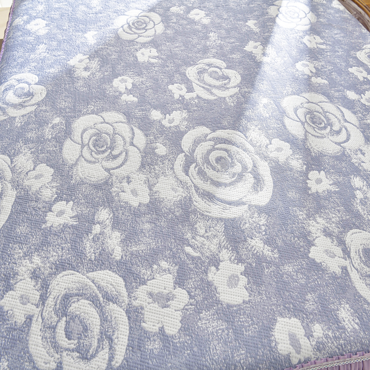 91家纺网 家纺一手货源 找家纺 绘萱家居 2026春夏新款530克PE100%提花冰凉豆豆床裙款凉席席子空调软席 云裳玫瑰-紫