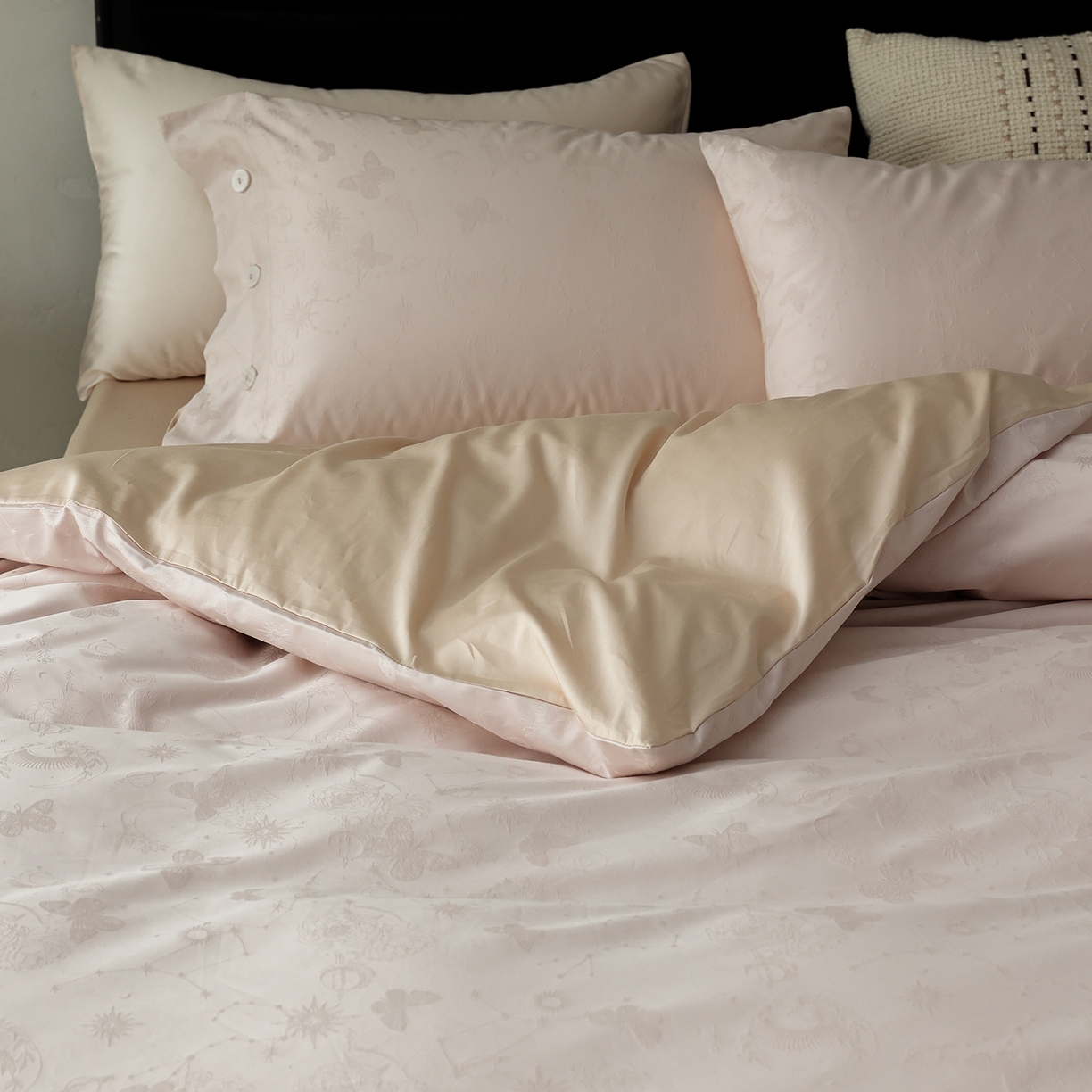 91家纺网 家纺一手货源 找家纺 ONE TWO ONE 121 【控价商品】【提供买家秀】2026新款100s长绒棉提花款四件套全棉床上用品结婚四件套 蝴蝶千颂