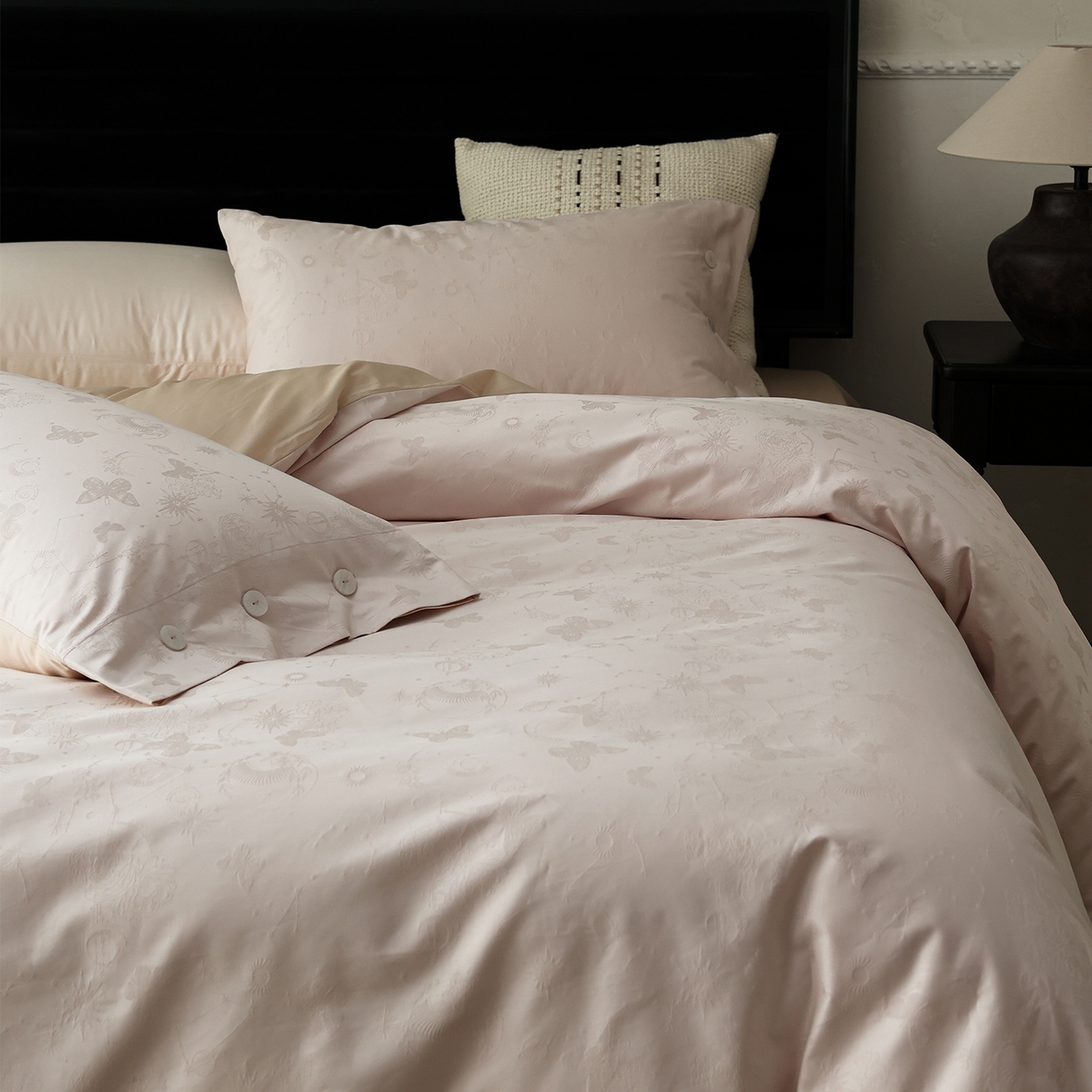 91家纺网 家纺一手货源 找家纺 ONE TWO ONE 121 【控价商品】【提供买家秀】2026新款100s长绒棉提花款四件套全棉床上用品结婚四件套 蝴蝶千颂