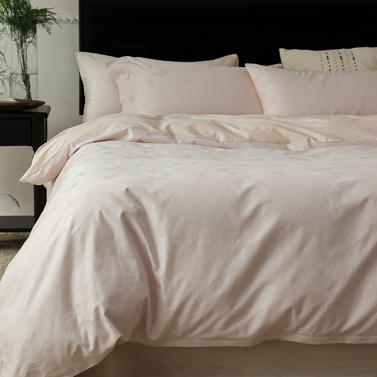 91家纺网 家纺一手货源 找家纺 ONE TWO ONE 121 【控价商品】【提供买家秀】2026新款100s长绒棉提花款四件套全棉床上用品结婚四件套 蝴蝶千颂