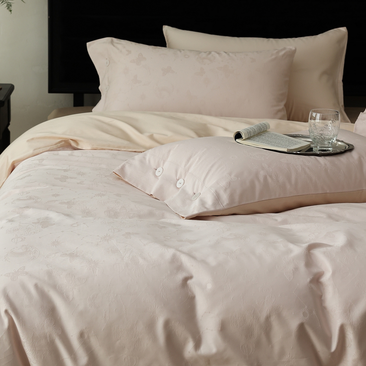 91家纺网 家纺一手货源 找家纺 ONE TWO ONE 121 【控价商品】【提供买家秀】2026新款100s长绒棉提花款四件套全棉床上用品结婚四件套 蝴蝶千颂