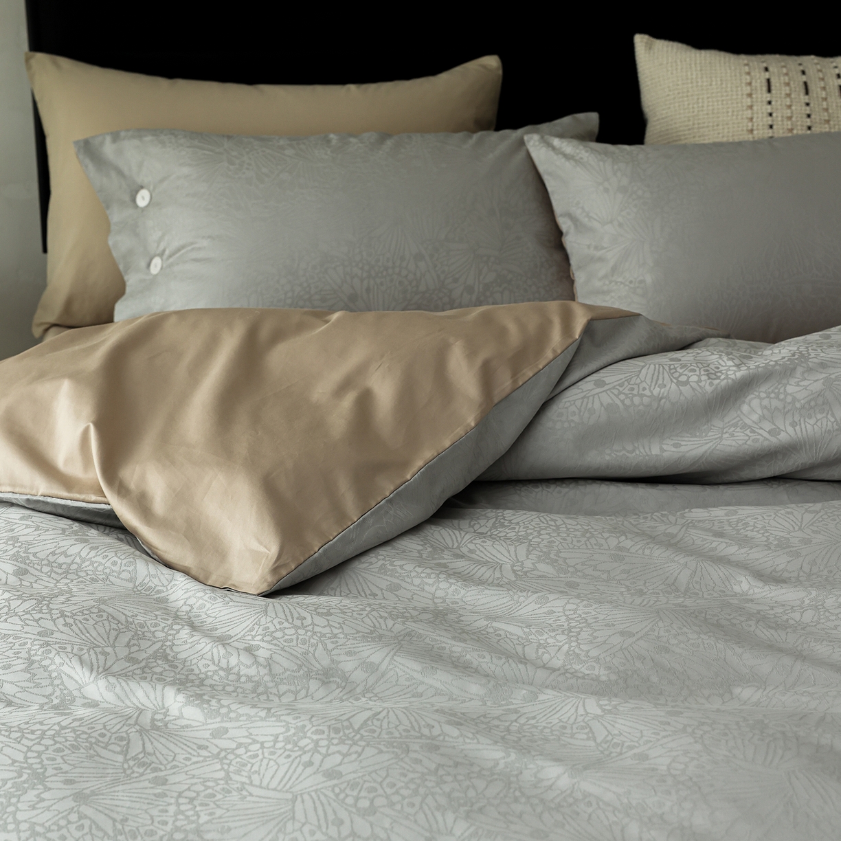 91家纺网 家纺一手货源 找家纺 ONE TWO ONE 121 【控价商品】【提供买家秀】2026新款100s长绒棉提花款四件套全棉床上用品结婚四件套 风之羽翼