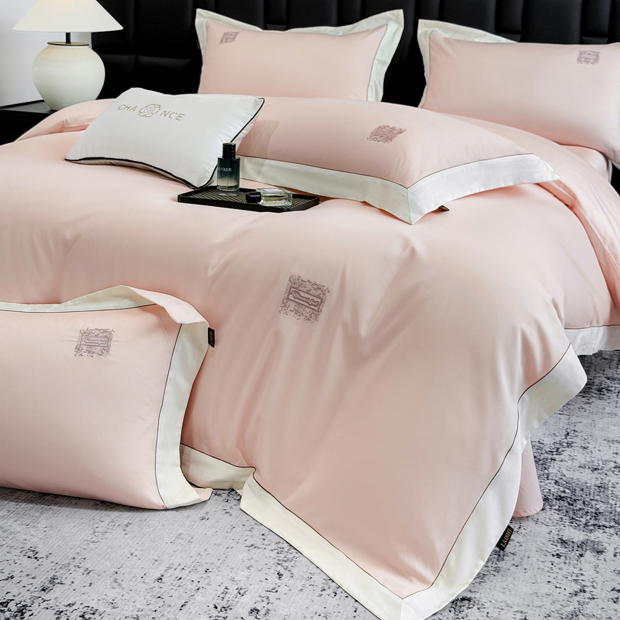 91家纺网 家纺一手货源 找家纺 （总）欣宜家纺 2026新款A类100支全棉纯棉50x50s埃及贡缎长绒棉刺绣绣花四件套-仙本娜（控价 券后标准不低于288元）