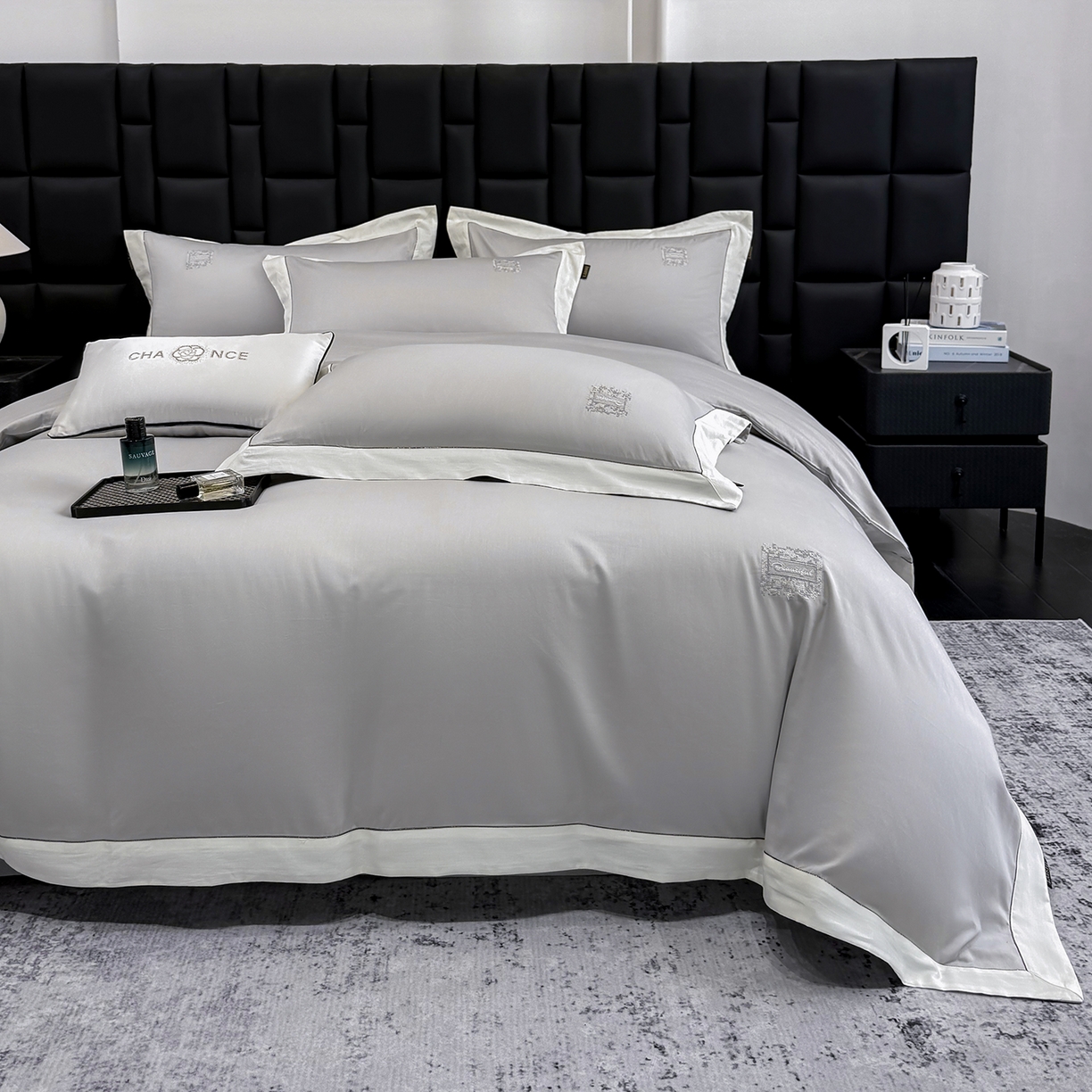 91家纺网 家纺一手货源 找家纺 欣宜家纺 2026新款A类100支全棉纯棉50x50s埃及贡缎长绒棉刺绣绣花四件套-仙本娜（控价 券后标准不低于288元） 仙本娜 绅士灰