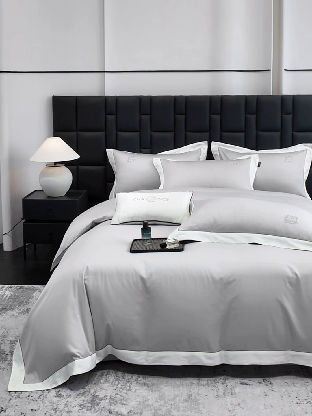 91家纺网 家纺一手货源 找家纺 欣宜家纺 2026新款A类100支全棉纯棉50x50s埃及贡缎长绒棉刺绣绣花四件套-仙本娜（控价 券后标准不低于288元） 仙本娜 绅士灰