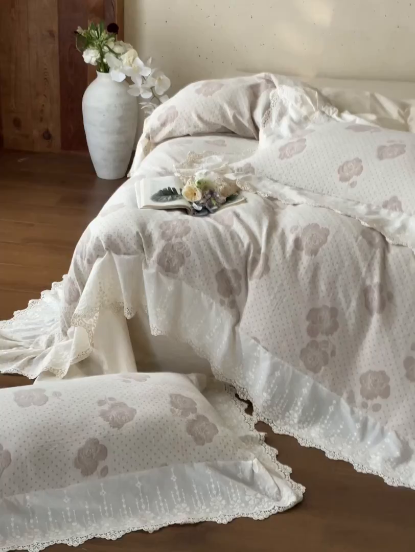 91家纺网 家纺一手货源 找家纺 （总）玛奇朵 2026新款法式浪漫棉麻双层纱提花四件套-春缇玫瑰