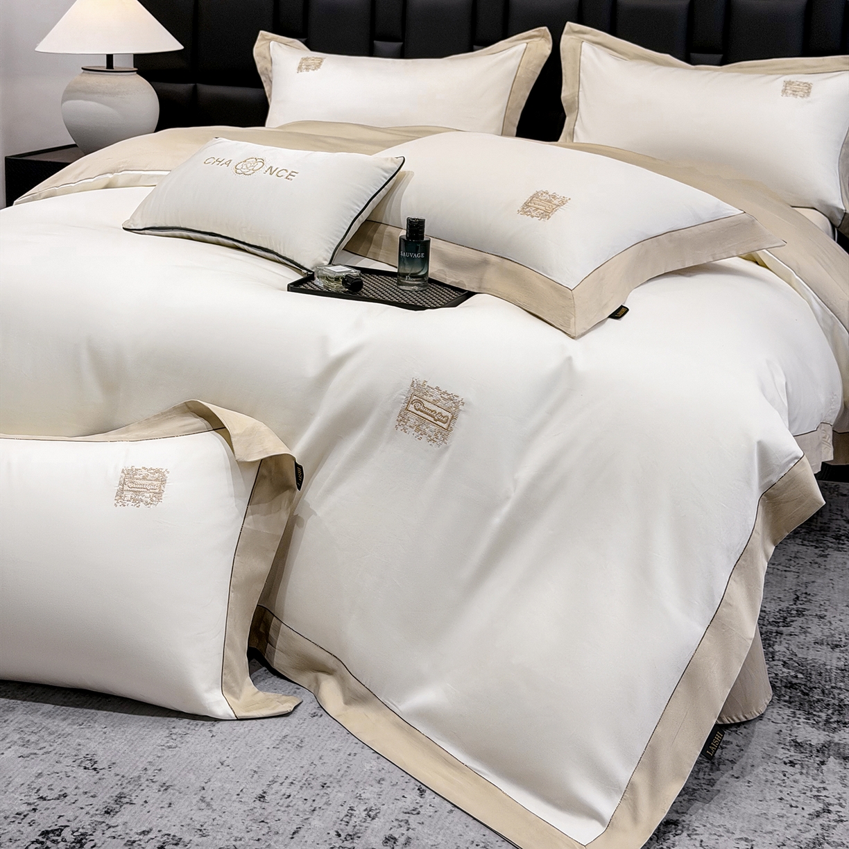 91家纺网 家纺一手货源 找家纺 欣宜家纺 2026新款A类100支全棉纯棉50x50s埃及贡缎长绒棉刺绣绣花四件套-仙本娜（控价 券后标准不低于288元） 仙本娜 香槟金