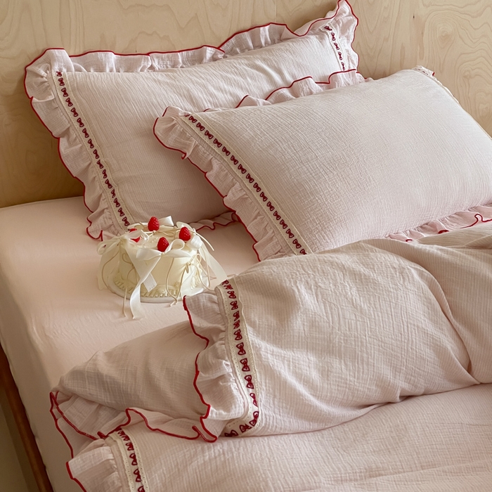 91家纺网 家纺一手货源 找家纺 玛奇朵 2026新款韩式少女花边刺绣A类双层皱纱四件套 樱花手札