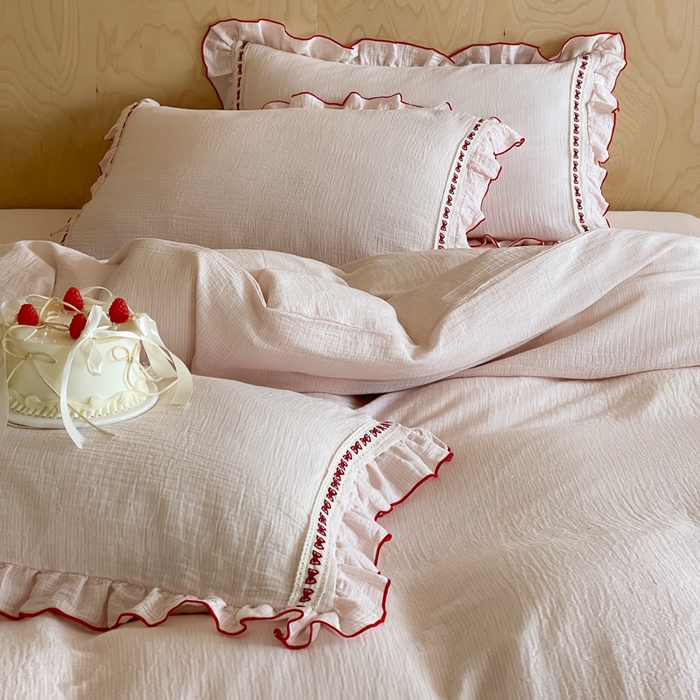 91家纺网 家纺一手货源 找家纺 玛奇朵 2026新款韩式少女花边刺绣A类双层皱纱四件套 樱花手札