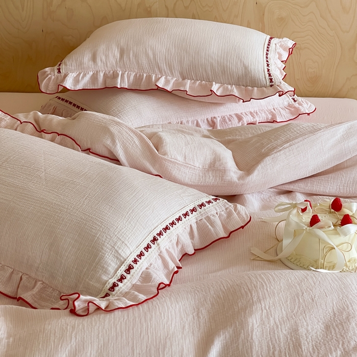 91家纺网 家纺一手货源 找家纺 玛奇朵 2026新款韩式少女花边刺绣A类双层皱纱四件套 樱花手札