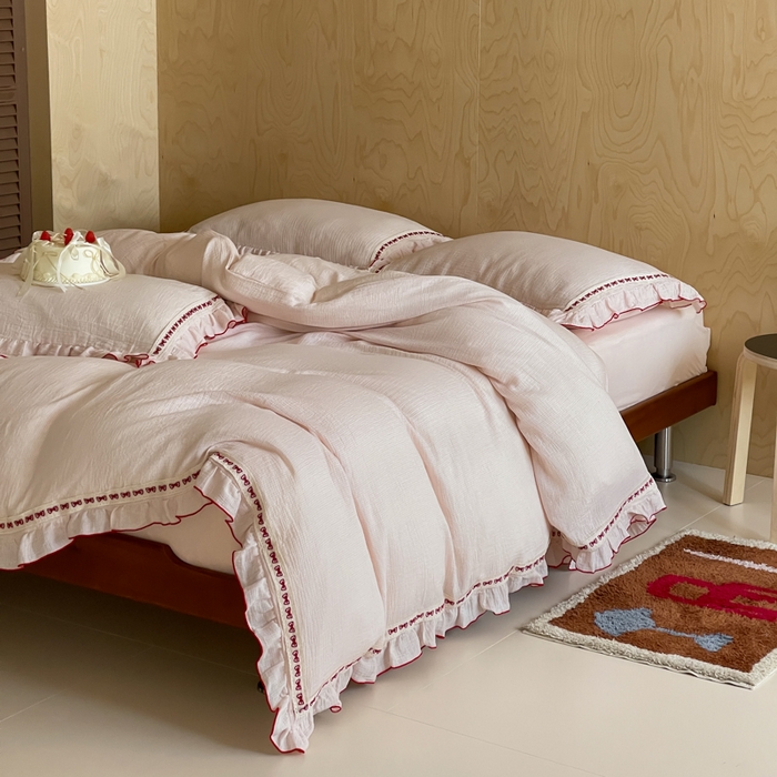 91家纺网 家纺一手货源 找家纺 玛奇朵 2026新款韩式少女花边刺绣A类双层皱纱四件套 樱花手札