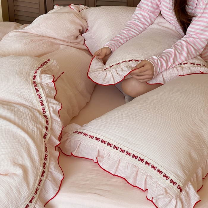 91家纺网 家纺一手货源 找家纺 玛奇朵 2026新款韩式少女花边刺绣A类双层皱纱四件套 樱花手札