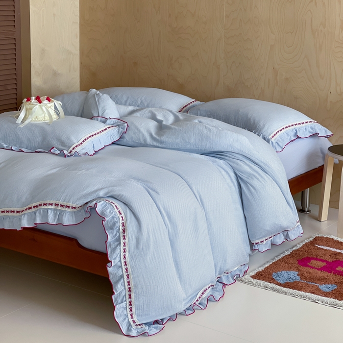 91家纺网 家纺一手货源 找家纺 玛奇朵 2026新款韩式少女花边刺绣A类双层皱纱四件套 蓝风信屿