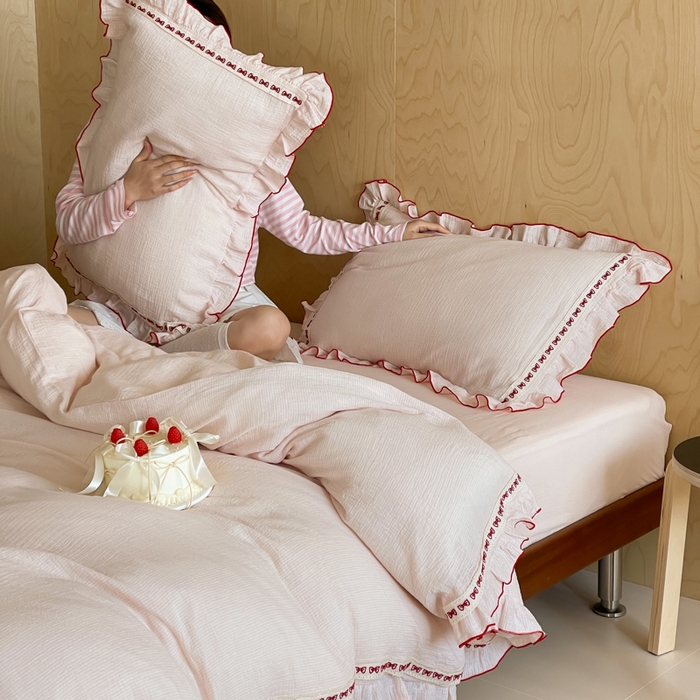 91家纺网 家纺一手货源 找家纺 玛奇朵 2026新款韩式少女花边刺绣A类双层皱纱四件套 樱花手札