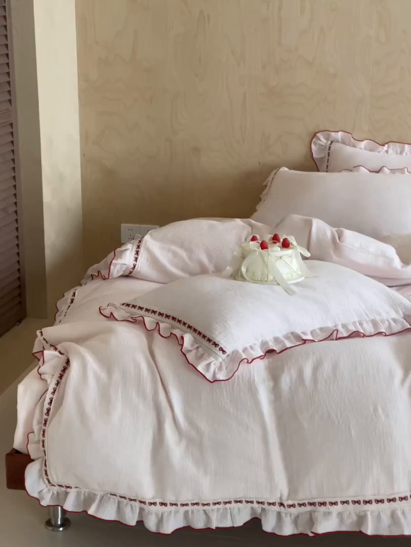 91家纺网 家纺一手货源 找家纺 玛奇朵 2026新款韩式少女花边刺绣A类双层皱纱四件套 樱花手札