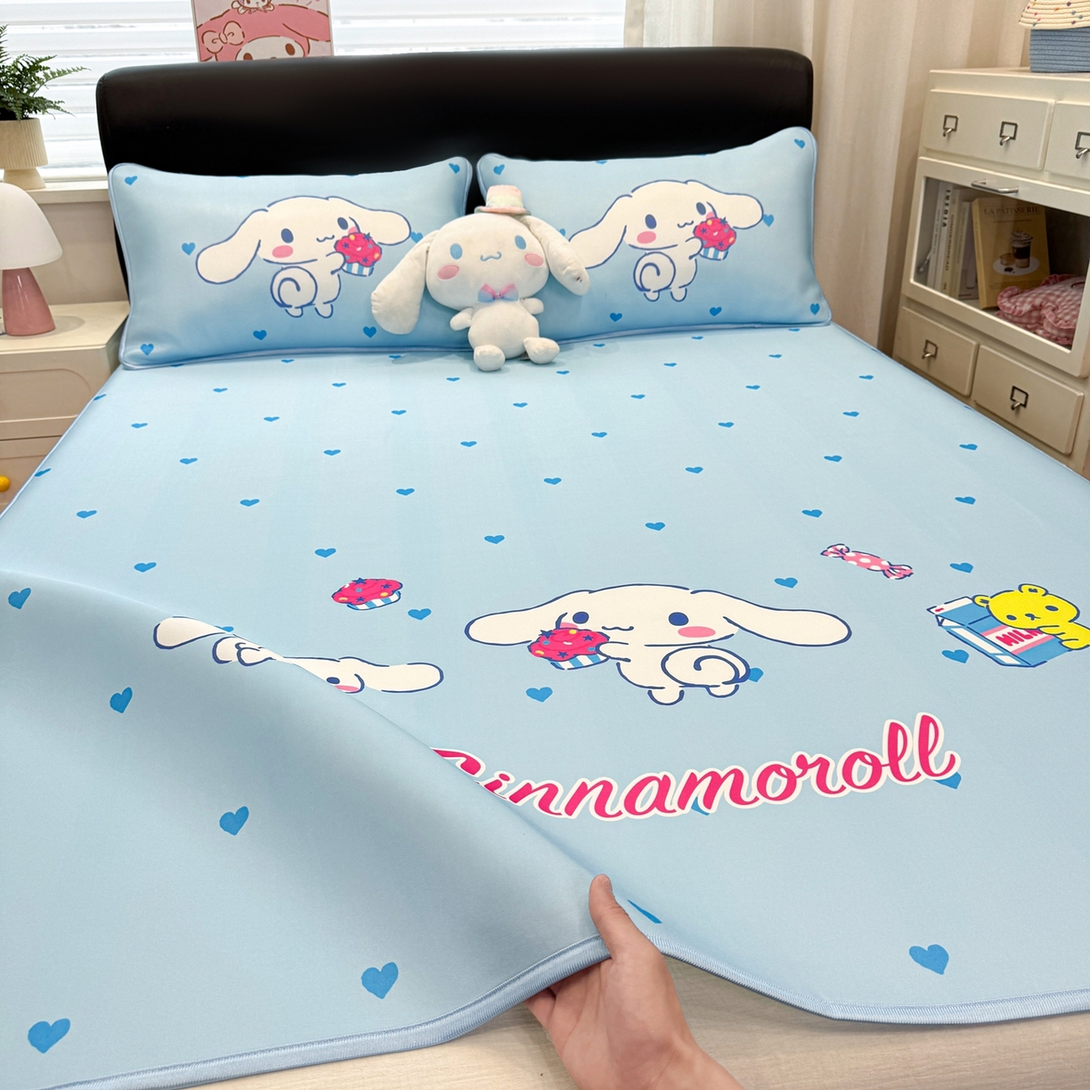 91家纺网 家纺一手货源 找家纺 博雅 2026三丽鸥大阪A类小冰皮数码印花凉席 小冰皮凉席-蛋糕玉桂狗