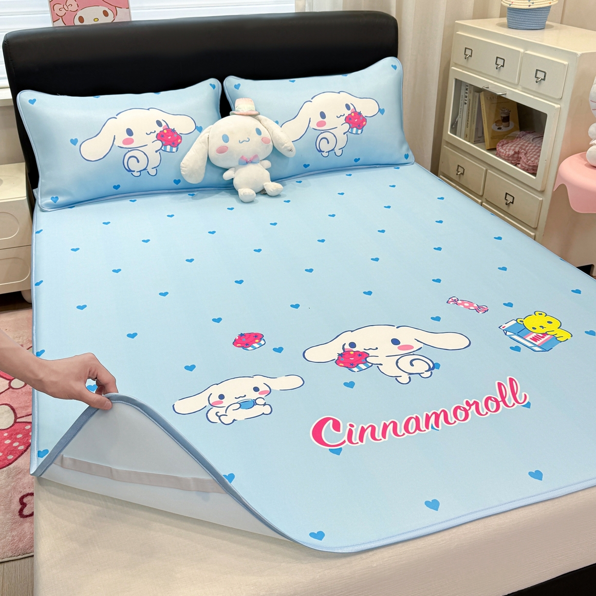 91家纺网 家纺一手货源 找家纺 博雅 2026三丽鸥大阪A类小冰皮数码印花凉席 小冰皮凉席-蛋糕玉桂狗