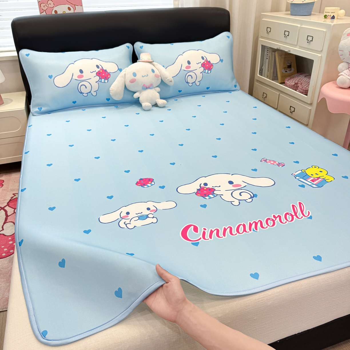 91家纺网 家纺一手货源 找家纺 博雅 2026三丽鸥大阪A类小冰皮数码印花凉席 小冰皮凉席-蛋糕玉桂狗