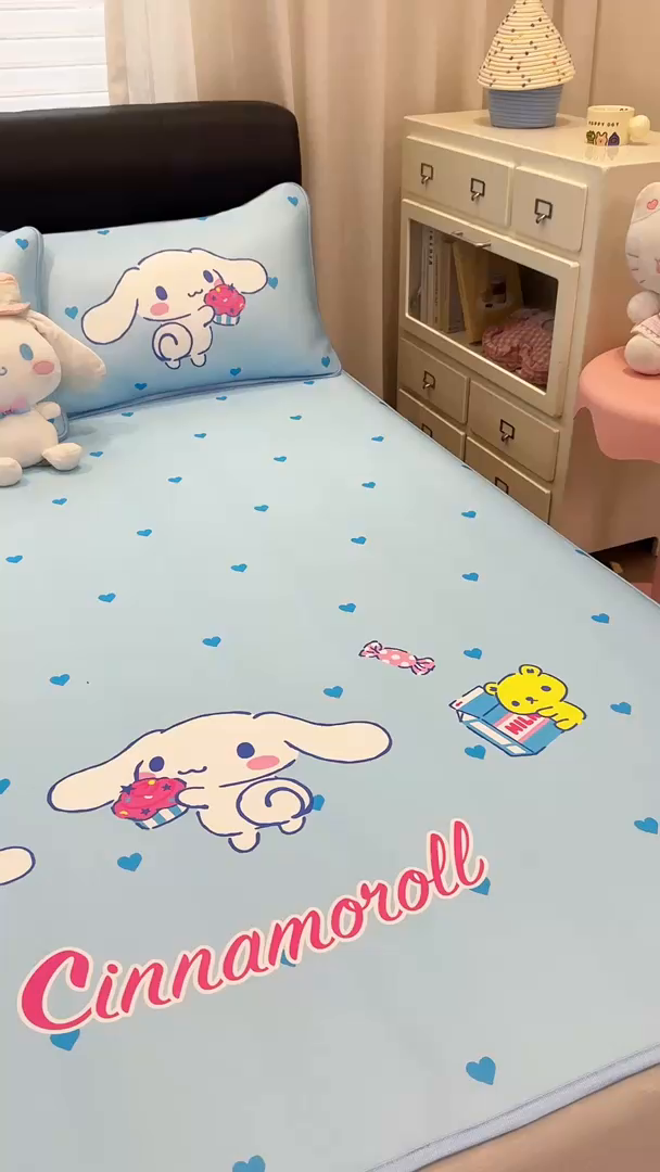 91家纺网 家纺一手货源 找家纺 博雅 2026三丽鸥大阪A类小冰皮数码印花凉席 小冰皮凉席-蛋糕玉桂狗