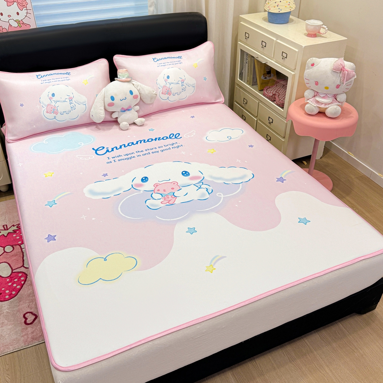 91家纺网 家纺一手货源 找家纺 博雅 2026三丽鸥大阪A类小冰皮数码印花凉席 小冰皮凉席-粉色星星玉桂狗