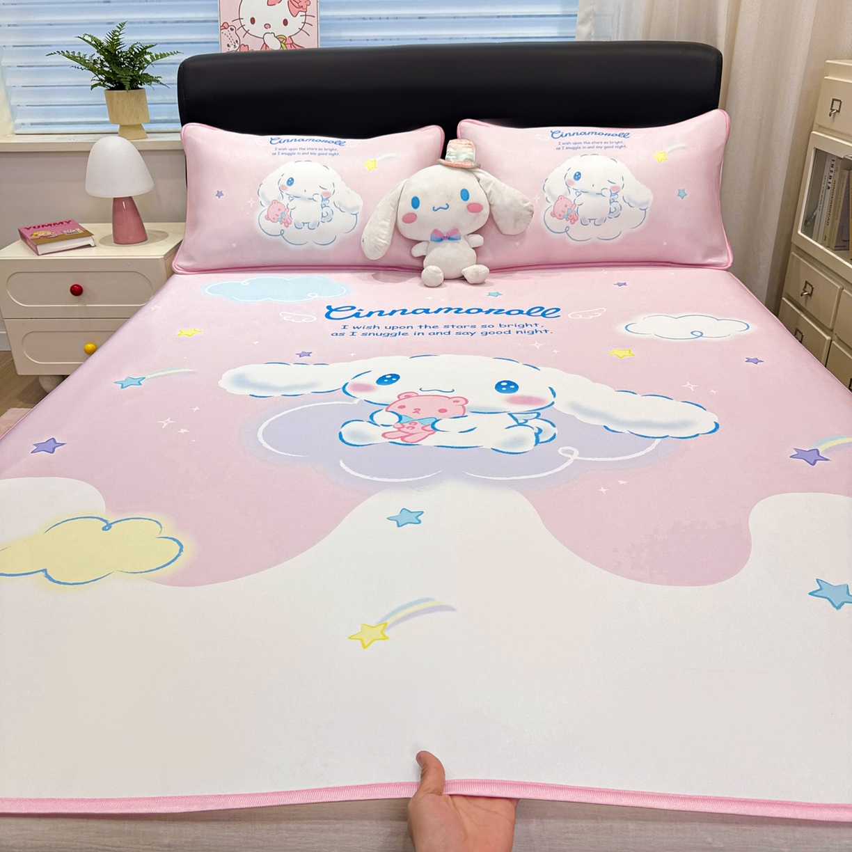 91家纺网 家纺一手货源 找家纺 博雅 2026三丽鸥大阪A类小冰皮数码印花凉席 小冰皮凉席-粉色星星玉桂狗