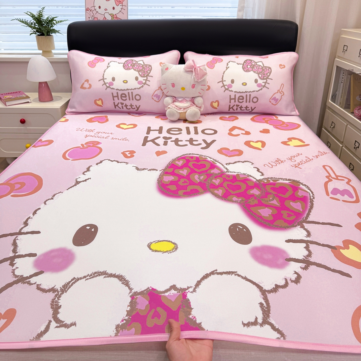 91家纺网 家纺一手货源 找家纺 博雅 2026三丽鸥大阪A类小冰皮数码印花凉席 小冰皮凉席-甜酷KT