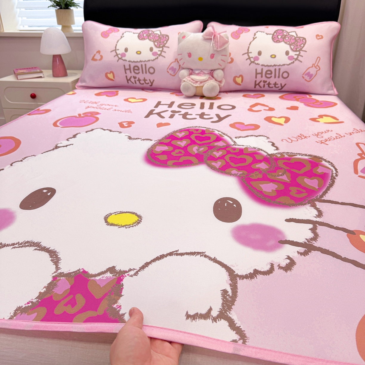 91家纺网 家纺一手货源 找家纺 博雅 2026三丽鸥大阪A类小冰皮数码印花凉席 小冰皮凉席-甜酷KT