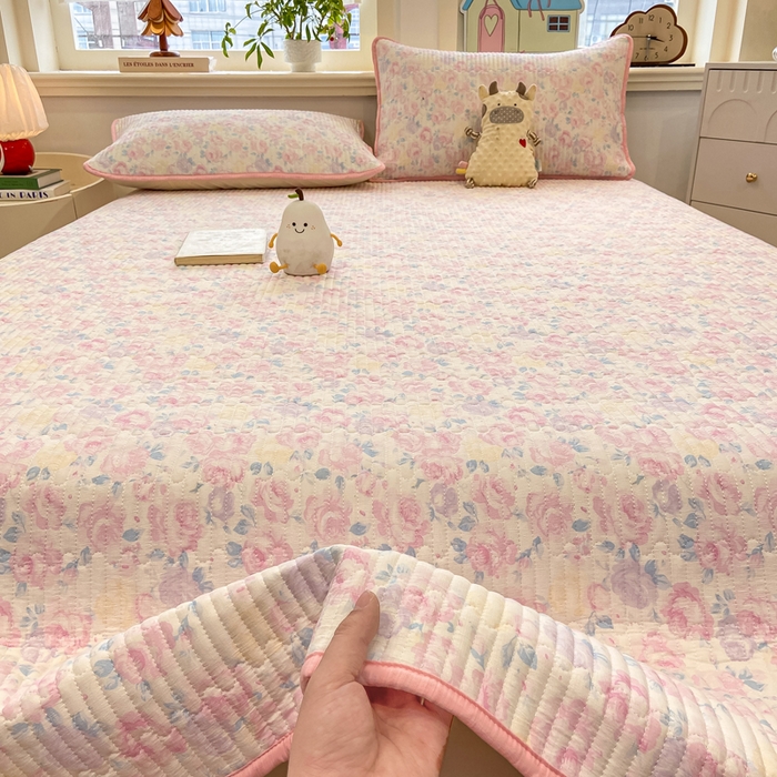 91家纺网 家纺一手货源 找家纺 喜居 2026新款A类双面泡芙双层纱夹棉床盖 双层纱夹棉床盖-粉色花漾