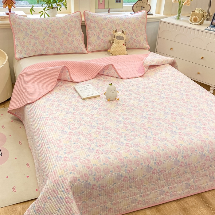 91家纺网 家纺一手货源 找家纺 喜居 2026新款A类双面泡芙双层纱夹棉床盖 双层纱夹棉床盖-粉色花漾