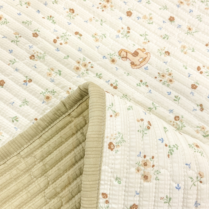 91家纺网 家纺一手货源 找家纺 喜居 2026新款A类双面泡芙双层纱夹棉床盖 双层纱夹棉床盖-花丛小马