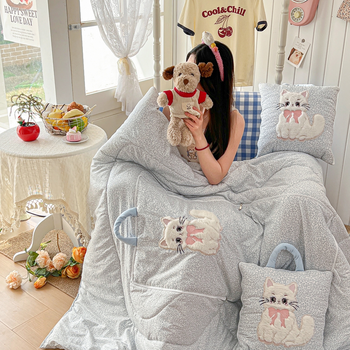 91家纺网 家纺一手货源 找家纺 番茄+ 2026新款ins风猫咪抱枕被 奶芙猫-碎花蓝