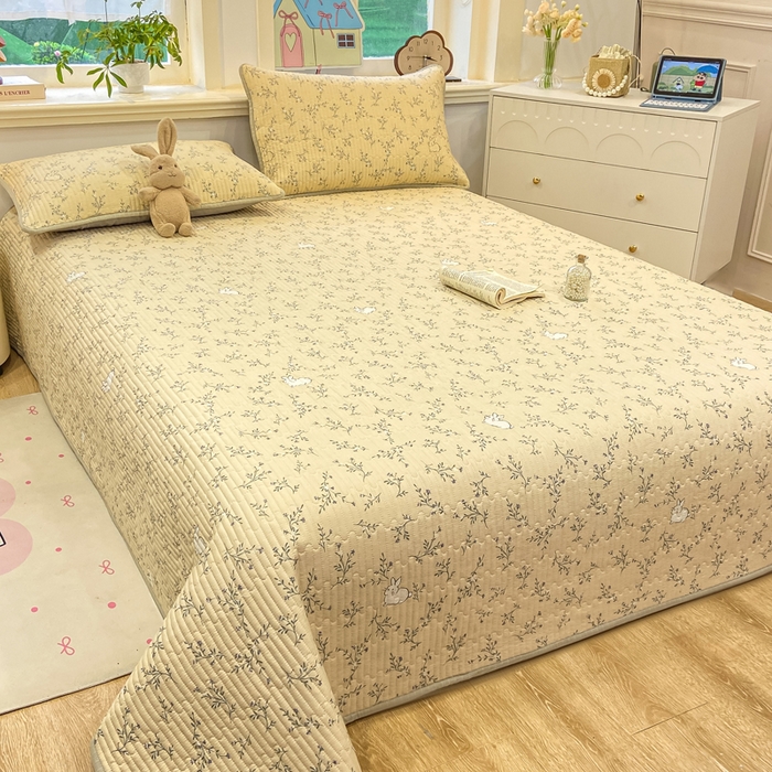 91家纺网 家纺一手货源 找家纺 喜居 2026新款A类双面泡芙双层纱夹棉床盖 双层纱夹棉床盖-花丛小兔