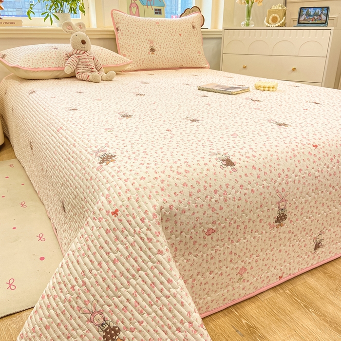 91家纺网 家纺一手货源 找家纺 喜居 2026新款A类双面泡芙双层纱夹棉床盖 双层纱夹棉床盖-小兔花园