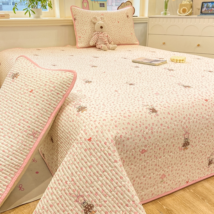 91家纺网 家纺一手货源 找家纺 喜居 2026新款A类双面泡芙双层纱夹棉床盖 双层纱夹棉床盖-小兔花园