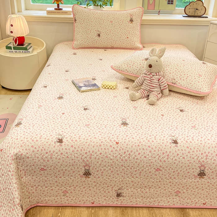 91家纺网 家纺一手货源 找家纺 喜居 2026新款A类双面泡芙双层纱夹棉床盖 双层纱夹棉床盖-小兔花园