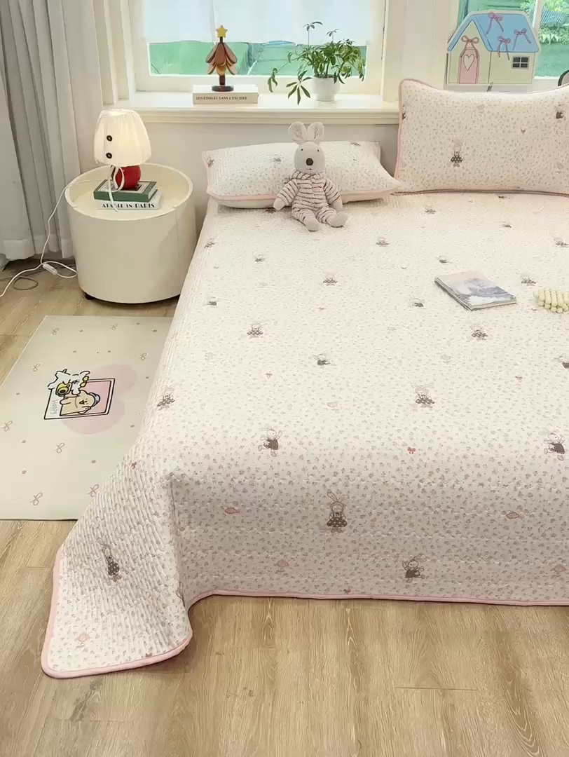 91家纺网 家纺一手货源 找家纺 喜居 2026新款A类双面泡芙双层纱夹棉床盖 双层纱夹棉床盖-小兔花园