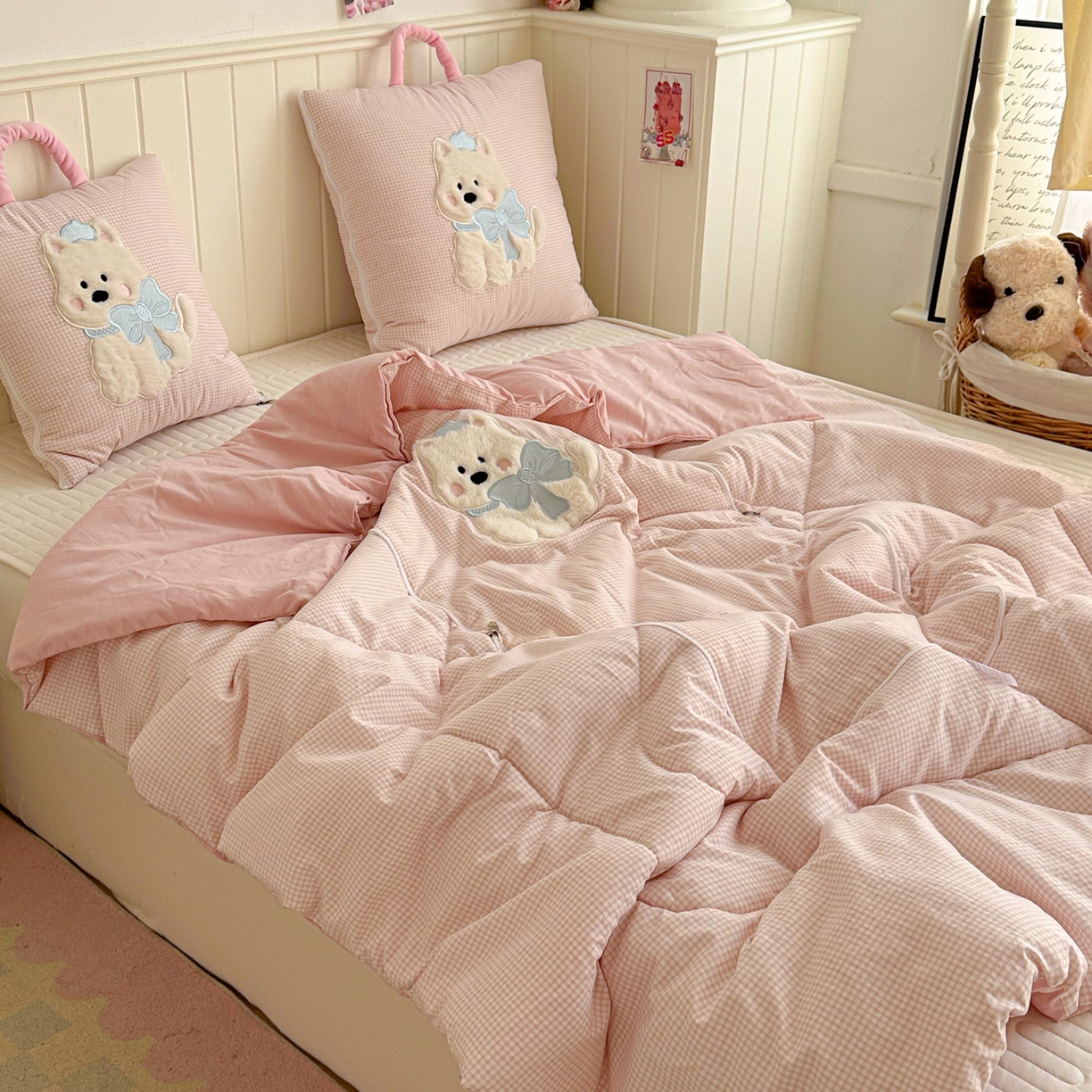 91家纺网 家纺一手货源 找家纺 番茄+ .2026新款甜雾西高地抱枕被 甜雾西高地-粉