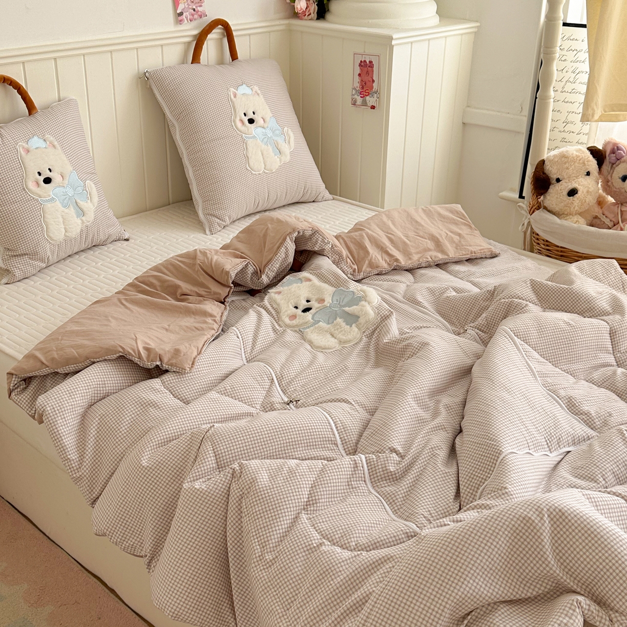 91家纺网 家纺一手货源 找家纺 番茄+ .2026新款甜雾西高地抱枕被 甜雾西高地-咖