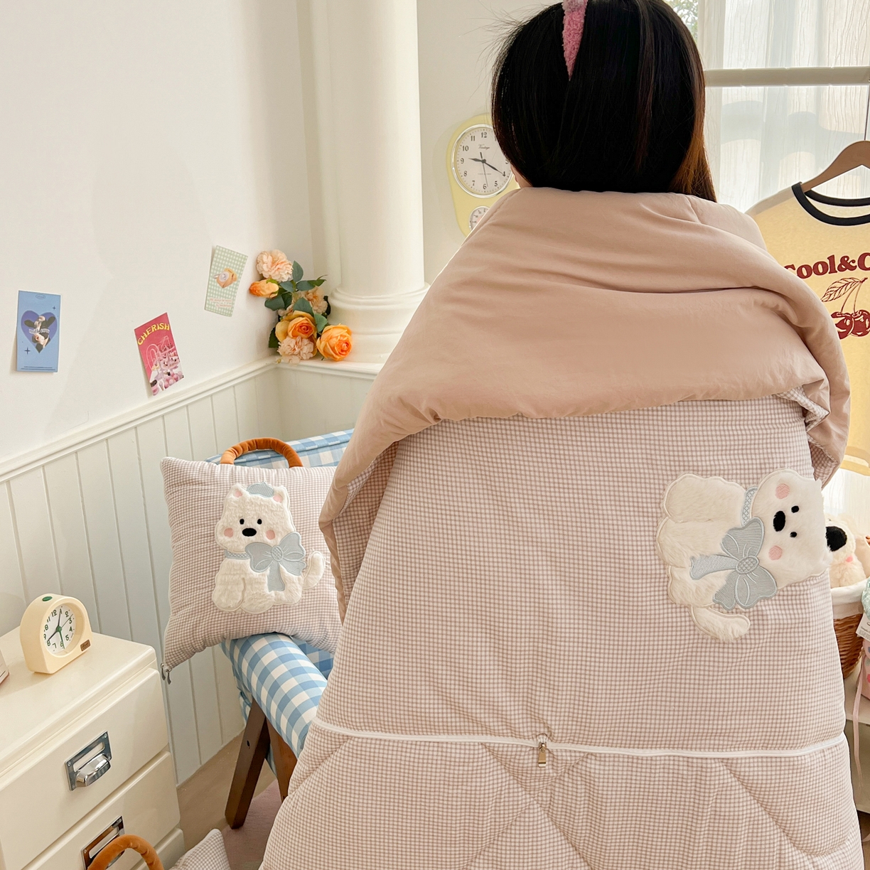 91家纺网 家纺一手货源 找家纺 番茄+ .2026新款甜雾西高地抱枕被 甜雾西高地-咖