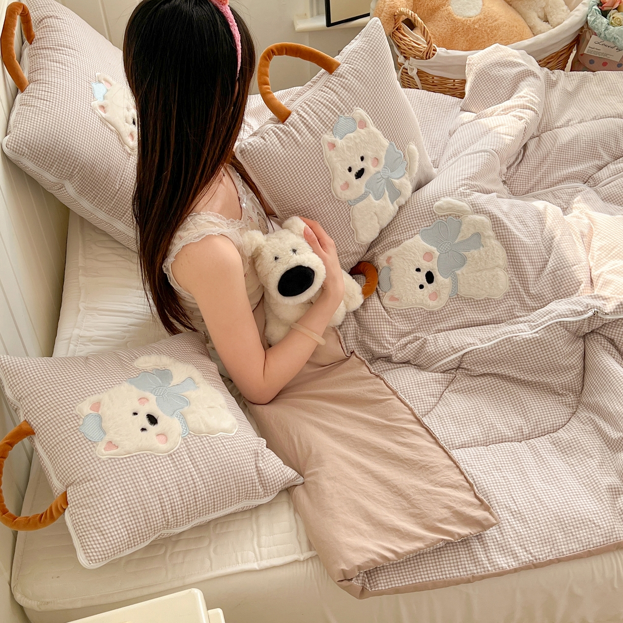 91家纺网 家纺一手货源 找家纺 番茄+ .2026新款甜雾西高地抱枕被 甜雾西高地-咖