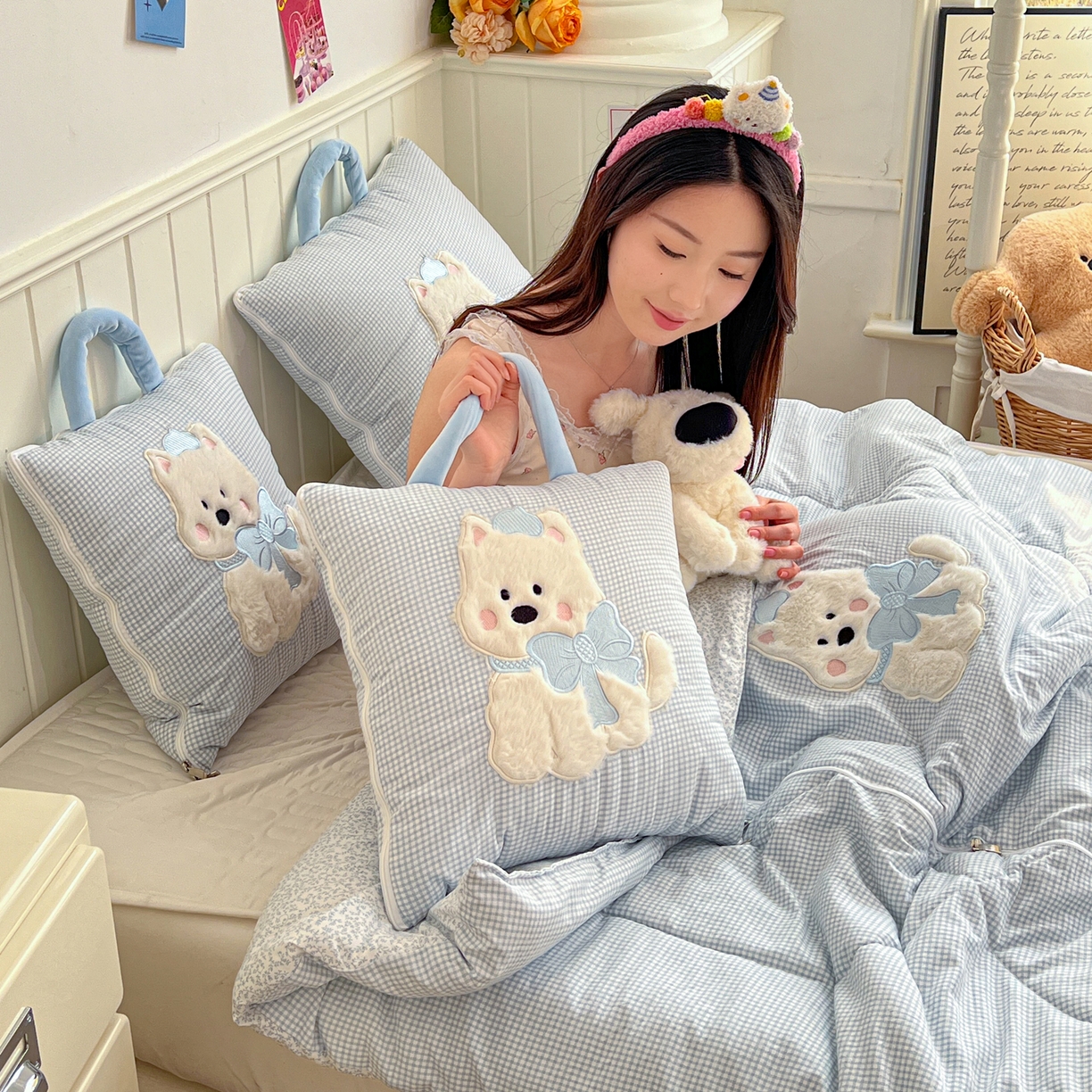 91家纺网 家纺一手货源 找家纺 番茄+ .2026新款甜雾西高地抱枕被 甜雾西高地-蓝