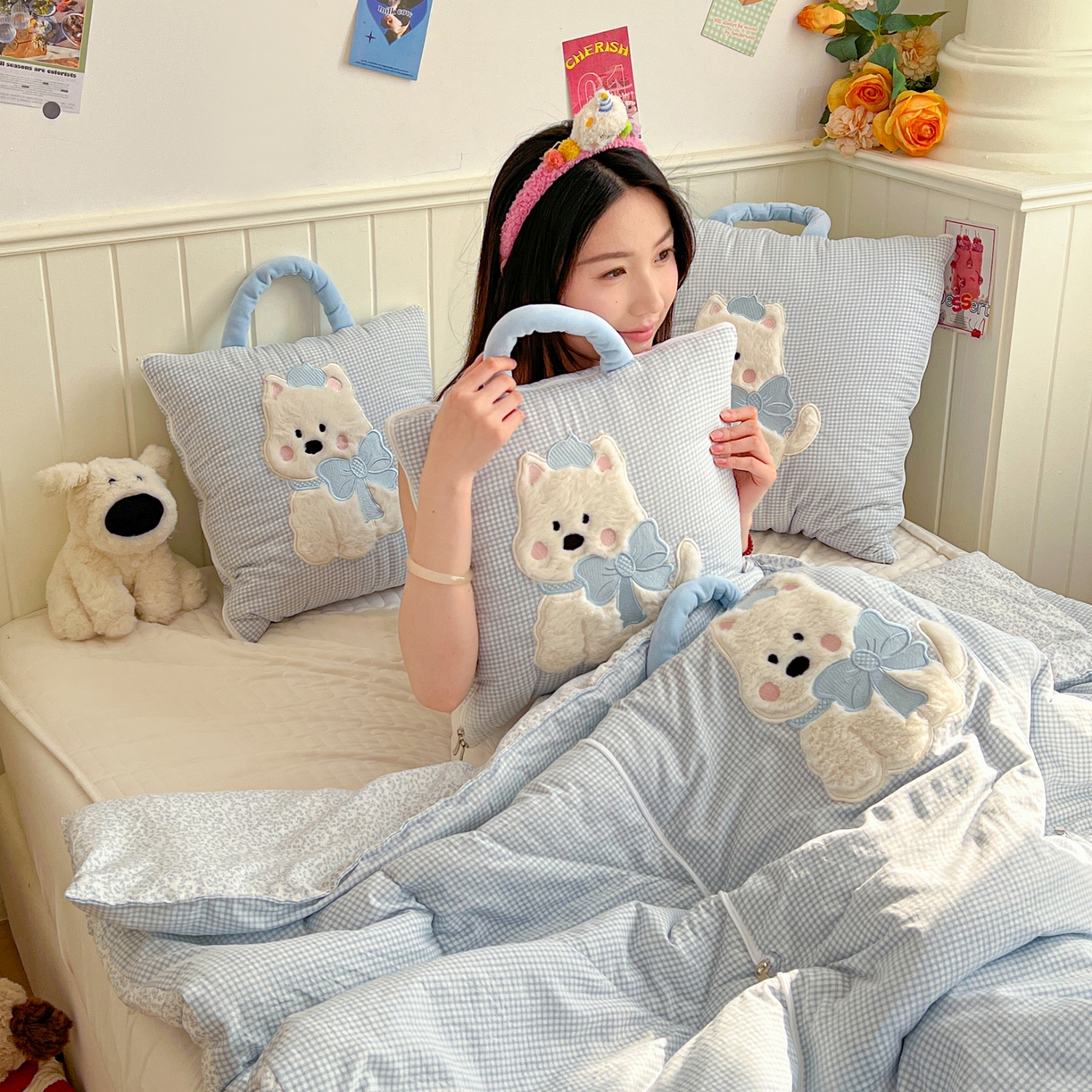 91家纺网 家纺一手货源 找家纺 番茄+ .2026新款甜雾西高地抱枕被 甜雾西高地-蓝