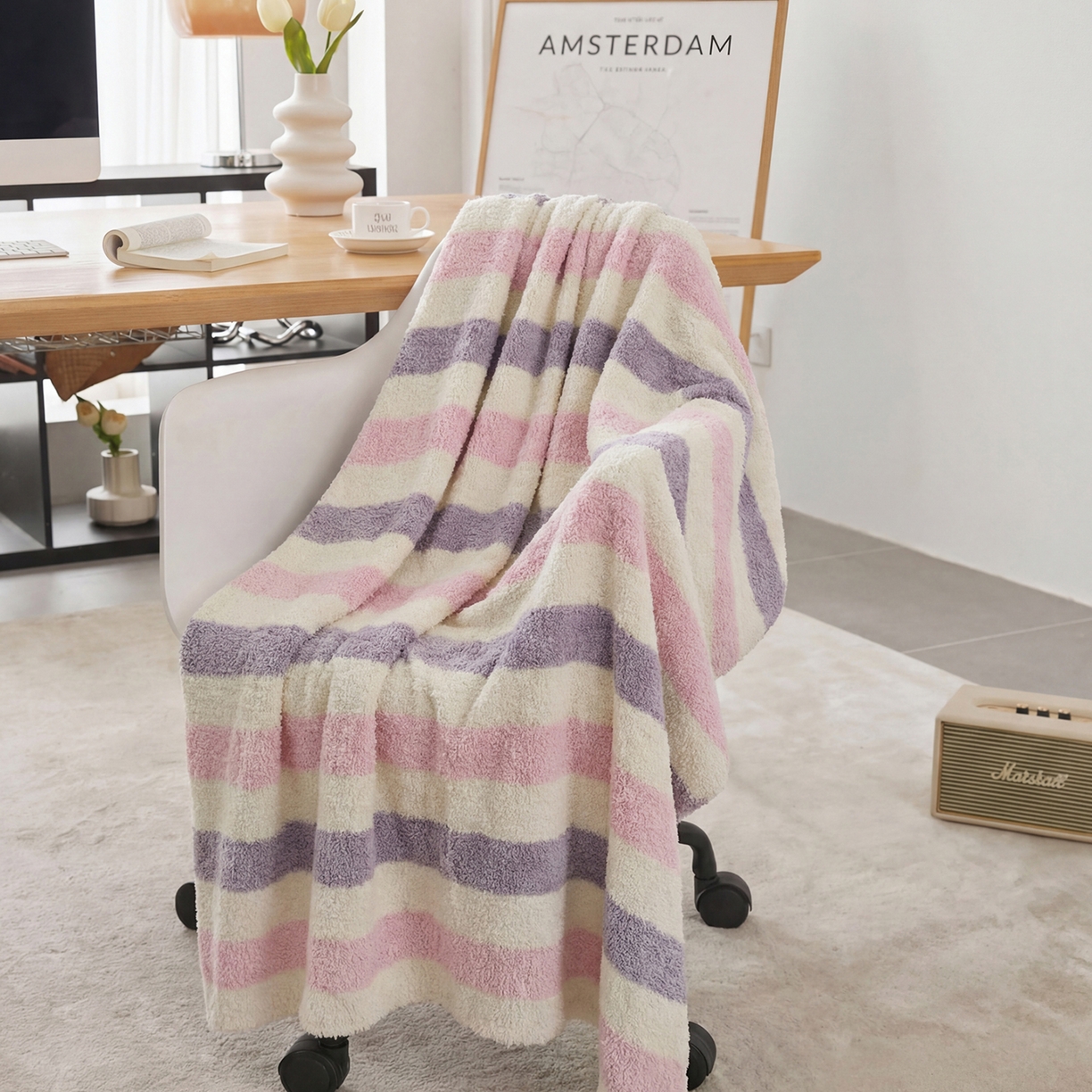 91家纺网 家纺一手货源 找家纺 暖绵绵家纺 2026新款简约现代条纹时尚毯子-琪拉 粉紫色