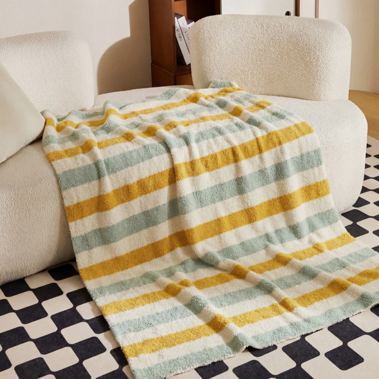 91家纺网 家纺一手货源 找家纺 暖绵绵家纺 2026新款简约现代条纹时尚毯子-琪拉 草黄色