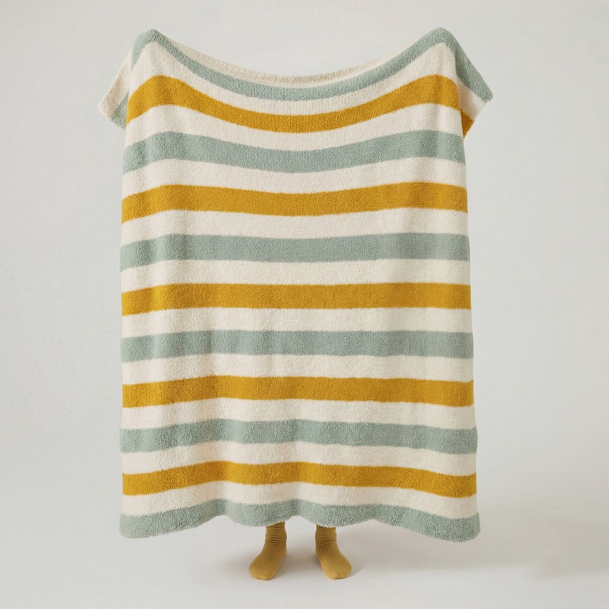 91家纺网 家纺一手货源 找家纺 暖绵绵家纺 2026新款简约现代条纹时尚毯子-琪拉 草黄色