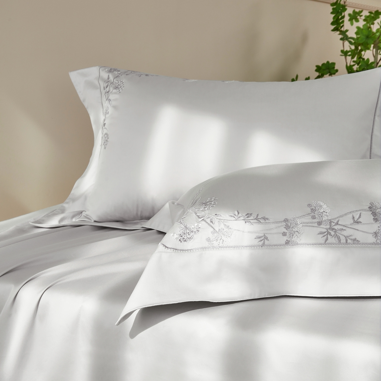 91家纺网 家纺一手货源 找家纺 榻尚家居 2026新款百支锦棉纯棉绣花工艺款四件套-暗香 暗香-灰