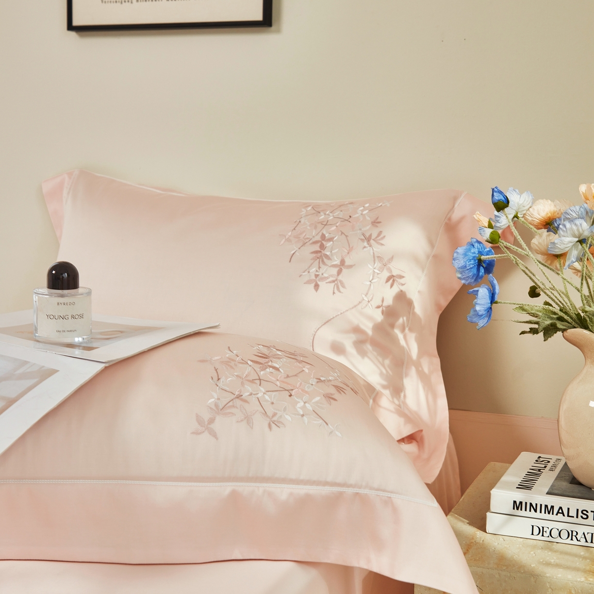 91家纺网 家纺一手货源 找家纺 榻尚家居 2026新款天丝棉绣花工艺款四件套-织梦 织梦玉