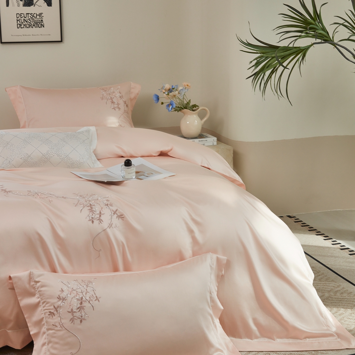 91家纺网 家纺一手货源 找家纺 榻尚家居 2026新款天丝棉绣花工艺款四件套-织梦 织梦玉