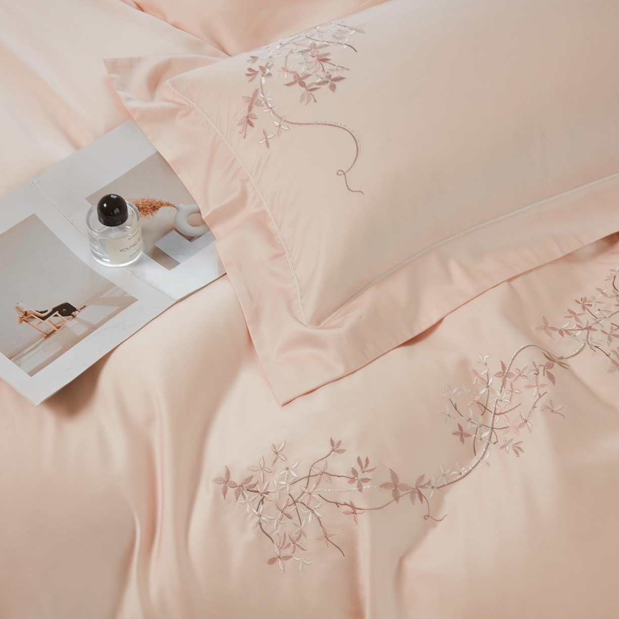 91家纺网 家纺一手货源 找家纺 榻尚家居 2026新款天丝棉绣花工艺款四件套-织梦 织梦玉